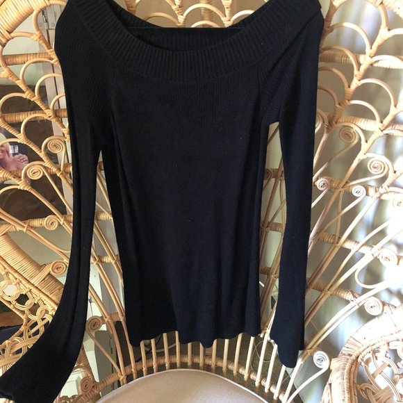 COPY - Lovers + Friends Sweater Off Shoulder Revo… - Picture 3 of 4